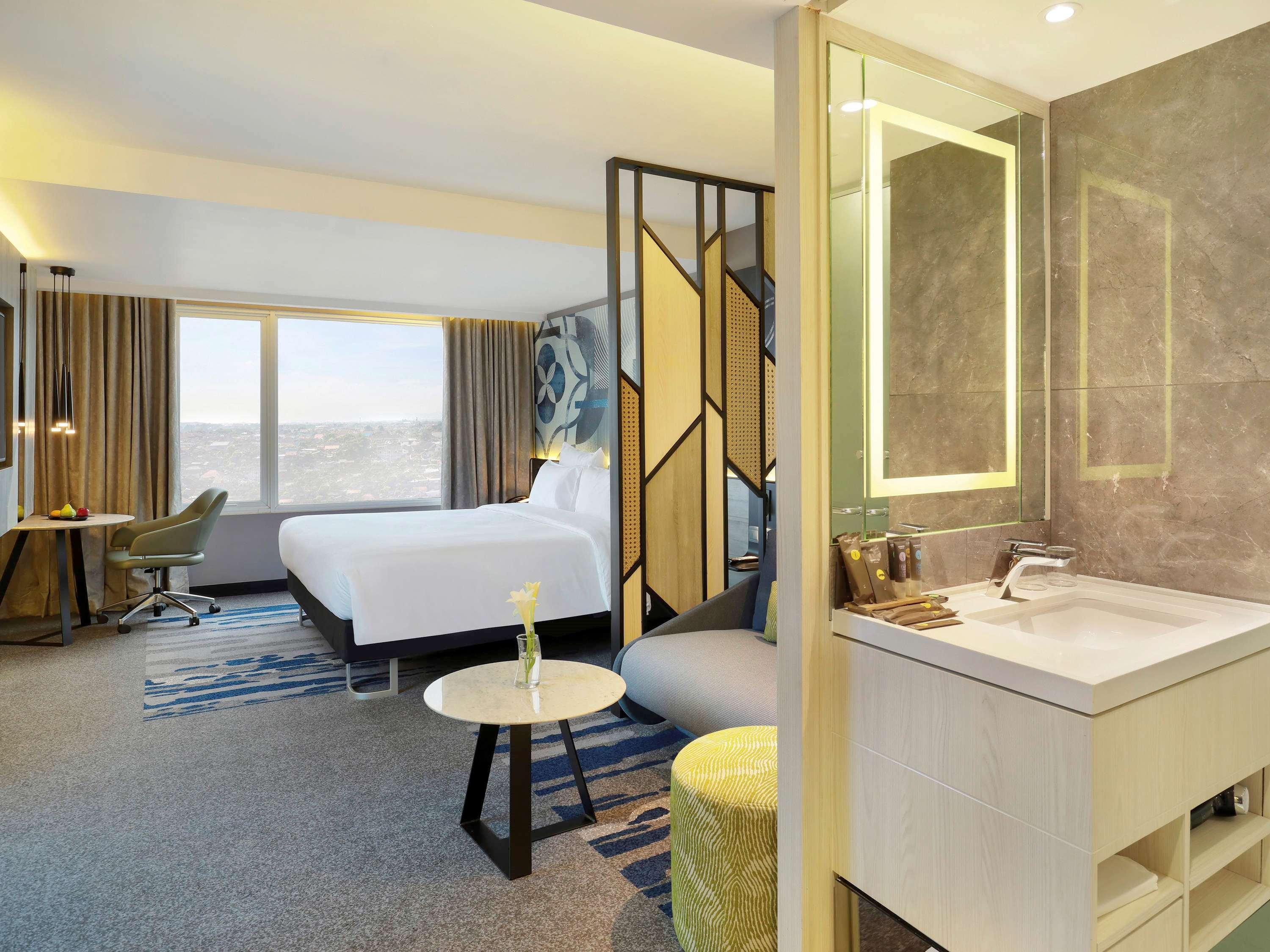 Novotel Suites Yogyakarta Malioboro Exterior foto